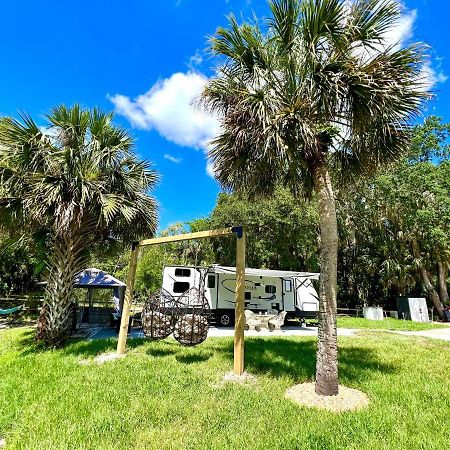 Lake Front Rv Experience Close To Port Canaveral And Kennedy Space Center Titusville Exterior foto