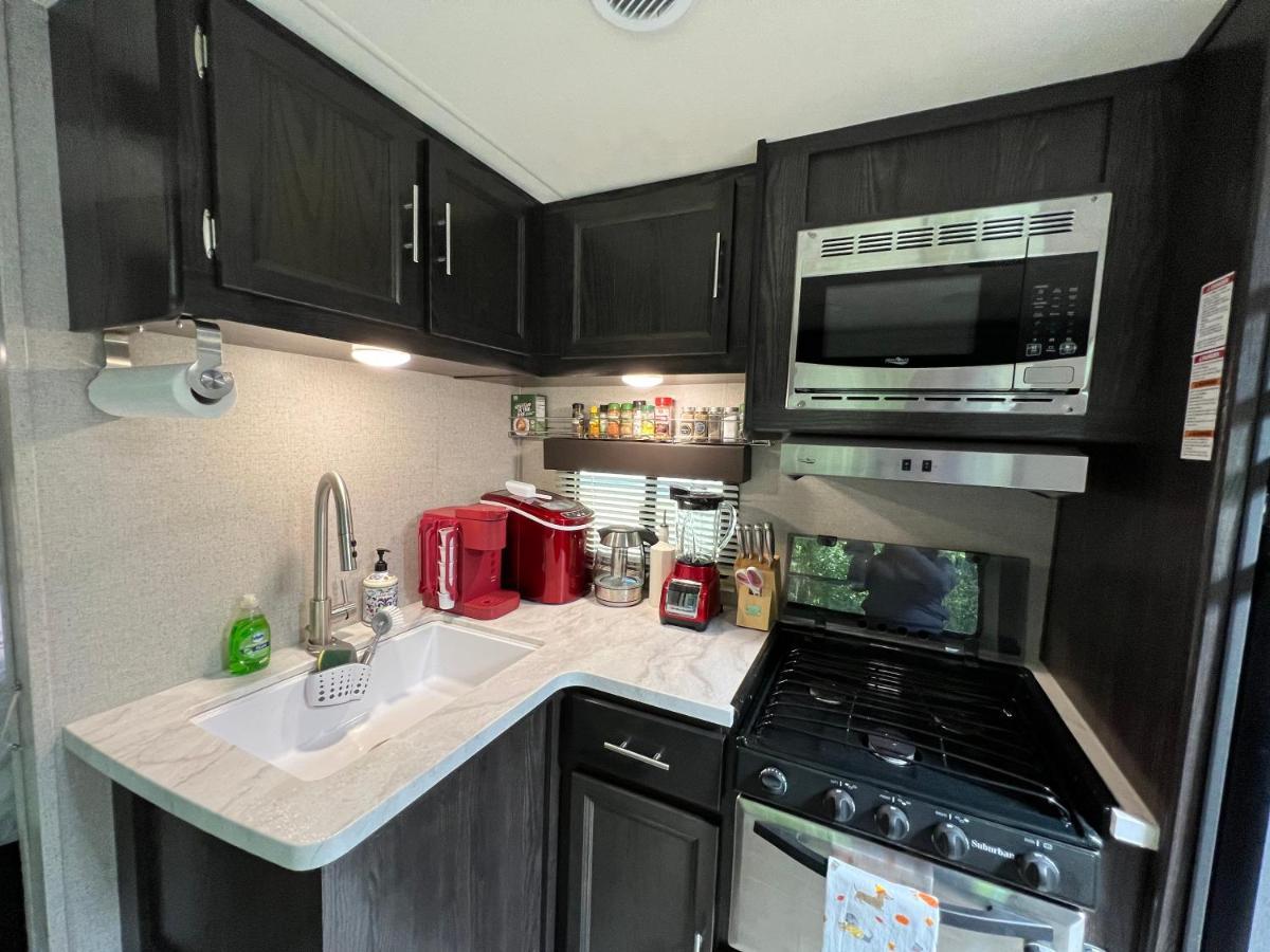 Lake Front Rv Experience Close To Port Canaveral And Kennedy Space Center Titusville Exterior foto